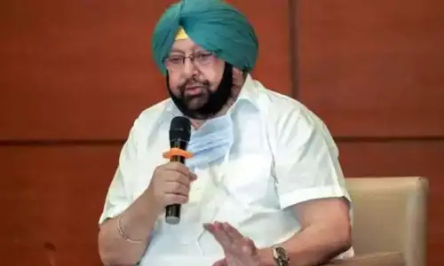 Free smartphones For Students: ఆ విద్యార్థుల‌కు ఉచితంగా స్మార్ట్‌ఫోన్ల పంపిణీ