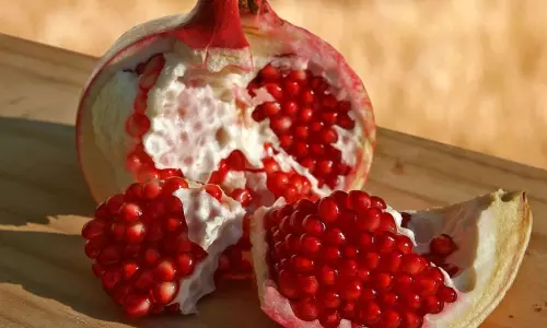 Health Benefits of Pomegranate: రోజూ దానిమ్మ తినడం వల్ల కలిగే ప్రయోజనాలు.. Health Benefits of Pomegranate: రోజూ దానిమ్మ తినడం వల్ల కలిగే ప్రయోజనాలు..