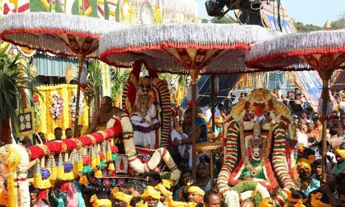 Corona Effect On TTD: శ్రీవారి బ్రహ్మోత్సవాలపై కరోనా ఎఫెక్ట్.. పరిమిత సంఖ్యలోనే భక్తులకు అనుమతి!