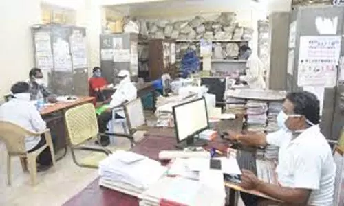 రిజిస్ట్రేషన్లకు కలిసొచ్చిన శ్రావణమాసం.. 12 రోజుల్లో 106 కోట్ల ఆదాయం రిజిస్ట్రేషన్లకు కలిసొచ్చిన శ్రావణమాసం.. 12 రోజుల్లో 106 కోట్ల ఆదాయం