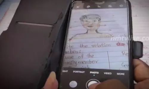 విద్యార్థుల కోసం ఉపాధ్యాయుడి వినూత్న ఆలోచన.. వాట్సప్ చదువు!