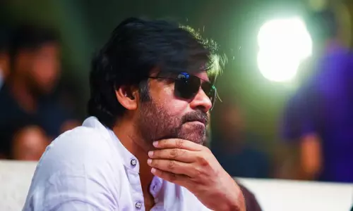 Pawan Kalyan With Surendar Reddy : సైరా దర్శకుడితో పవన్! Pawan Kalyan With Surendar Reddy : సైరా దర్శకుడితో పవన్!