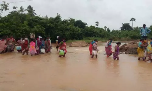 వరద నీటితో 19 గ్రామాలకు రాకపోకలు బంద్.. పెరుగుతున్న గోదావరి ఉధృతి