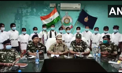 ఛత్తీస్గఢ్లో మావోయిస్టుల లొంగుబాటు ఛత్తీస్గఢ్లో మావోయిస్టుల లొంగుబాటు