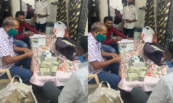 ఏసీబీకి చిక్కిన కీసర ఎమ్మార్వో..ఏసీబీ చరిత్రలోనే అతిపెద్ద ట్రాప్ ఏసీబీకి చిక్కిన కీసర ఎమ్మార్వో..ఏసీబీ చరిత్రలోనే అతిపెద్ద ట్రాప్