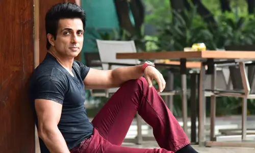 Im Not National Hero : నేను హీరోను కాదు.. కేవలం  మానవత్వం ఉన్న మనిషిని మాత్రమే : సోనూసూద్‌