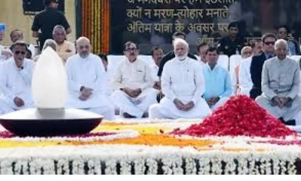 PM Modi pays tributes to Atal Bihari Vajpayee: వాజ్‌పేయికి ఘన నివాళులర్పించిన ప్రధాని మోడీ