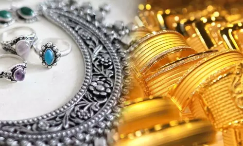 Gold rate: భారీగా దిగొచ్చిన బంగారం.. వెండి ధరలూ అదే బాటలో.. గత వారం పసిడి ధరల్లో మార్పులు ఇవే! Gold rate: భారీగా దిగొచ్చిన బంగారం.. వెండి ధరలూ అదే బాటలో.. గత వారం పసిడి ధరల్లో మార్పులు ఇవే!