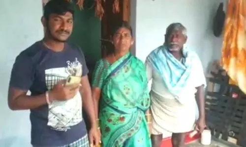 పెళ్లి విందు పెట్టనందుకు కుల బహిష్కరణ..లక్ష జరిమానా పెళ్లి విందు పెట్టనందుకు కుల బహిష్కరణ..లక్ష జరిమానా