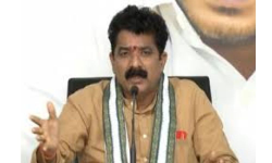 చంద్రబాబు విశాఖ పై విషం కక్కుతే ఊరుకోం: ఎమ్మెల్యే కరణం చంద్రబాబు విశాఖ పై విషం కక్కుతే ఊరుకోం: ఎమ్మెల్యే కరణం