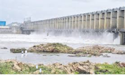 జూరాల ప్రాజెక్టుకు పెరిగిన వరద జూరాల ప్రాజెక్టుకు పెరిగిన వరద