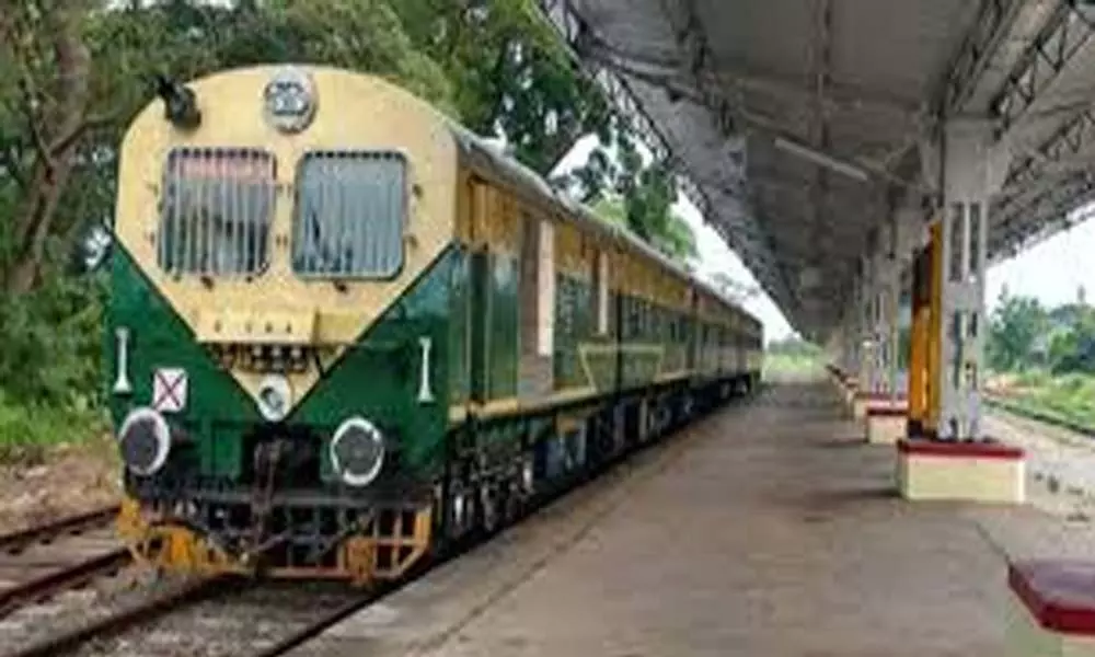 Passenger Trains Cancelled: వైరస్‌ వ్యాప్తి తగ్గాకే పాసింజర్ రైళ్లు.. కోవిద్ సెంటర్లుగా మరిన్ని సేవలు