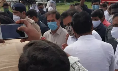 వరంగల్ పర్యటనలో మంత్రులు కేటీఆర్, ఈటల