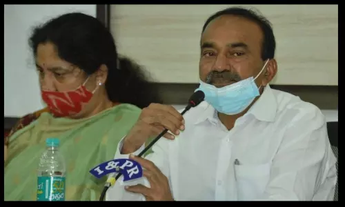 Etela Rajender Visit Warangal MGM: గాంధీ తరహాలో ఎంజీఎం.. తెలంగాణా మంత్రి ఈటెల వెల్లడి Etela Rajender Visit Warangal MGM: గాంధీ తరహాలో ఎంజీఎం.. తెలంగాణా మంత్రి ఈటెల వెల్లడి