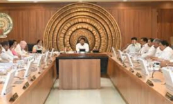 AP Cabinet Meeting Today: కొనసాగుతున్న ఏపీ క్యాబినెట్ భేటీ.. AP Cabinet Meeting Today: కొనసాగుతున్న ఏపీ క్యాబినెట్ భేటీ..