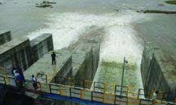 Lakshmi Barrage Updates: లక్ష్మీ బ్యారేజ్65 గేట్లు ఎత్తిన అధికారులు Lakshmi Barrage Updates: లక్ష్మీ బ్యారేజ్65 గేట్లు ఎత్తిన అధికారులు