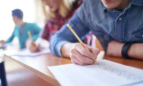 NTR University Exam Schedule: పరిక్షల షెడ్యూల్ విడుదల చేసిన ఎన్టీఆర్ హెల్త్ యూనివర్సిటీ.. NTR University Exam Schedule: పరిక్షల షెడ్యూల్ విడుదల చేసిన ఎన్టీఆర్ హెల్త్ యూనివర్సిటీ..