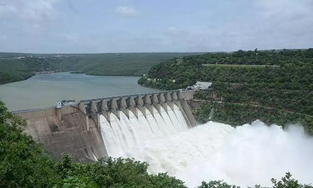 Srisailam Dam Water Level Today: శ్రీశైలం డ్యామ్ కు పెరుగుతున్న వరద నీరు