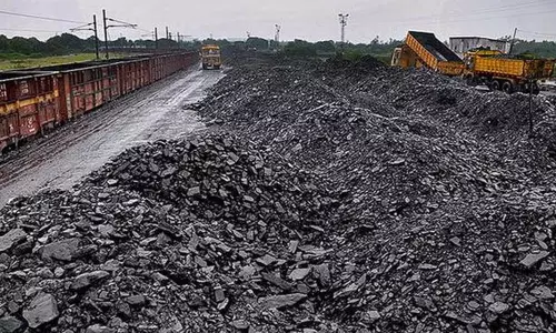 వర్షాల ధాటికి అల్లకల్లోలమైపోయిన సింగరేణి వర్షాల ధాటికి అల్లకల్లోలమైపోయిన సింగరేణి