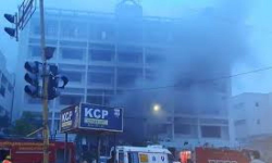 vijayawada swarna palace fire accident: స్వర్ణప్యాలెస్ ఘటనలో బెయిల్ పిటీషన్లు వాయిదా vijayawada swarna palace fire accident: స్వర్ణప్యాలెస్ ఘటనలో బెయిల్ పిటీషన్లు వాయిదా