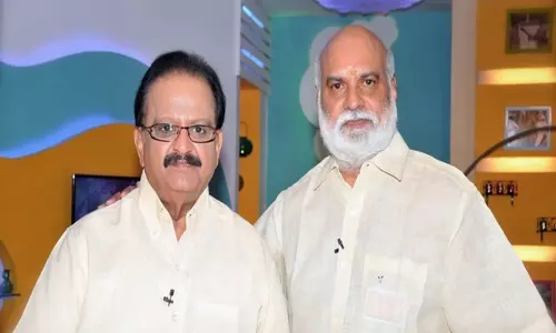 Raghavendra Rao Emtional Tweet : బాలూ.. నాకు మాటలు రావట్లేదు.. నువ్వు పాడితే వినాలనుంది..