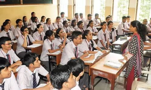 Andhra Pradesh: ఏపీలో దసరా, సంక్రాంతి సెలవులు కుదింపు.. Andhra Pradesh: ఏపీలో దసరా, సంక్రాంతి సెలవులు కుదింపు..