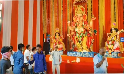 కొలువు తీరిన ఖైరతాబాద్ గణేష్..