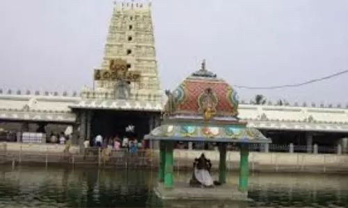 Vinayaka Chavithi festival celebrations in Kanipakam: కాణిపాకంలో ప్రారంభమైన చవితి వేడుకలు.. తెలుగు రాష్ట్రాల్లో ఇళ్ల వద్దనే వినాయక చవితి Vinayaka Chavithi festival celebrations in Kanipakam: కాణిపాకంలో ప్రారంభమైన చవితి వేడుకలు.. తెలుగు రాష్ట్రాల్లో ఇళ్ల వద్దనే వినాయక చవితి