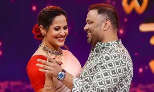Anasuya-Susank Bharadwaj Romance: ఆ షోలో భర్తతో కలిసి సందడి చేసిన అనసూయ..