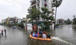 వర్షం తగ్గడంతో ఊపిరి తీసుకున్న ఓరుగల్లు. వర్షం తగ్గడంతో ఊపిరి తీసుకున్న ఓరుగల్లు.