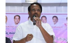 MLA Laxma Reddy : యూరియా పంపిణీ చేసిన ఎమ్మెల్యే లక్ష్మారెడ్డి MLA Laxma Reddy : యూరియా పంపిణీ చేసిన ఎమ్మెల్యే లక్ష్మారెడ్డి