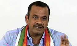 Srisailam fire Accident: ఏ ఈ సుందర్ నాయక్ కుటుంబాన్ని పరామర్శించిన ఎంపీ కోమటిరెడ్డి Srisailam fire Accident: ఏ ఈ సుందర్ నాయక్ కుటుంబాన్ని పరామర్శించిన ఎంపీ కోమటిరెడ్డి