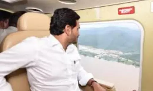 AP CM YS Jagan: వరద బాధితులకు అన్ని విధాలా సాయం.. అదనంగా రేషన్ సరుకులు పంపిణీ AP CM YS Jagan: వరద బాధితులకు అన్ని విధాలా సాయం.. అదనంగా రేషన్ సరుకులు పంపిణీ