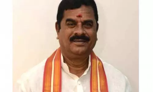 స్వామిగౌడ్ ధిక్కార స్వరాన్ని టీఆర్ఎస్ ఎలా చూస్తుంది? స్వామిగౌడ్ ధిక్కార స్వరాన్ని టీఆర్ఎస్ ఎలా చూస్తుంది?