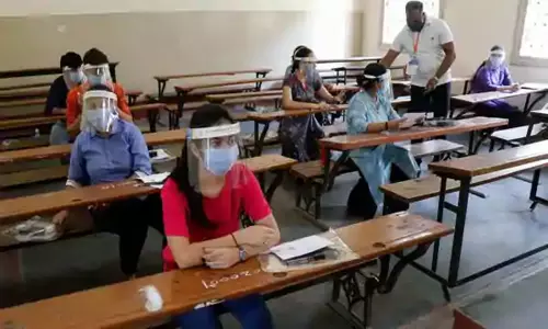 JEE, NEET 2020: పరీక్షలను ఎలా నిర్వహించబోతున్నారు..? JEE, NEET 2020: పరీక్షలను ఎలా నిర్వహించబోతున్నారు..?