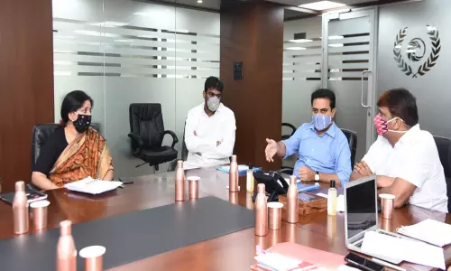 ప్రజారోగ్యాన్ని కాపాడడంలో బస్తీ దవాఖానాలు విజయవంతం: కేటీఆర్