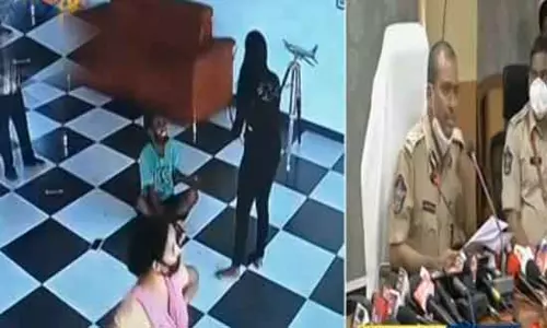 దళిత యువకుడి శిరోముండనం కేసులో ఏడుగురిపై కేసు దళిత యువకుడి శిరోముండనం కేసులో ఏడుగురిపై కేసు