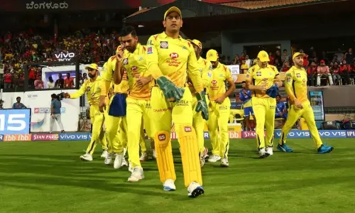 IPL 2020: చెన్నై ఓపెనింగ్ మ్యాచ్ ఆడట్లేదా!? IPL 2020: చెన్నై ఓపెనింగ్ మ్యాచ్ ఆడట్లేదా!?