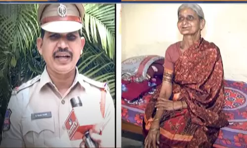 మానవత్వం చాటుకున్న పోలీసులు మానవత్వం చాటుకున్న పోలీసులు