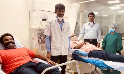 MM Keeravani : కొడుకుతో క‌లిసి ప్లాస్మా డొనేట్ చేసిన కీరవాణి