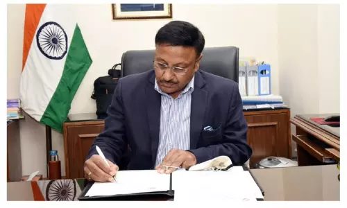 కేంద్ర ఎన్నికల కమిషనర్గా బాధ్యతలు స్వీకరించిన రాజీవ్ కుమార్ కేంద్ర ఎన్నికల కమిషనర్గా బాధ్యతలు స్వీకరించిన రాజీవ్ కుమార్