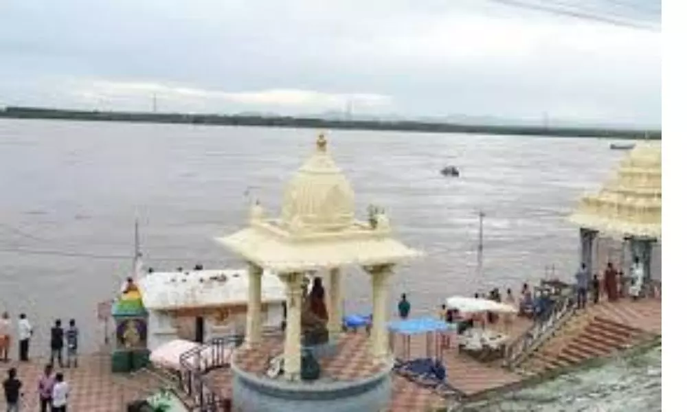 Godavari Floods: శాంతించని గోదారి.. ఎగువలో కొనసాగుతున్న వర్షాలు