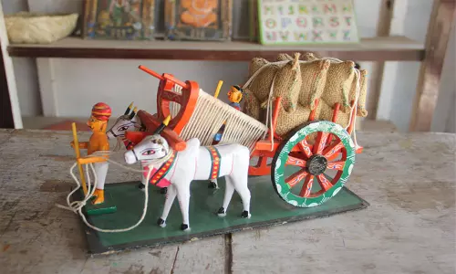 మోడీ మెచ్చినబుట్టబొమ్మ