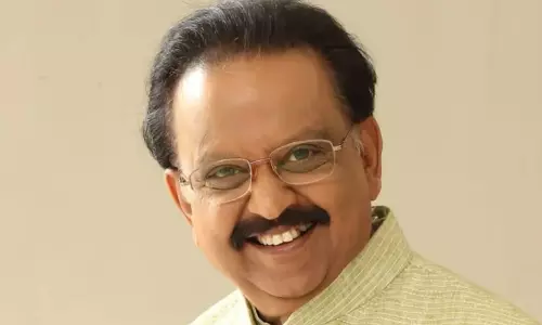 SP Balasubrahmanyam Health Bulletin :  నాన్న ఆరోగ్యం నిలకడగా ఉంది :  ఎస్పీ చరణ్