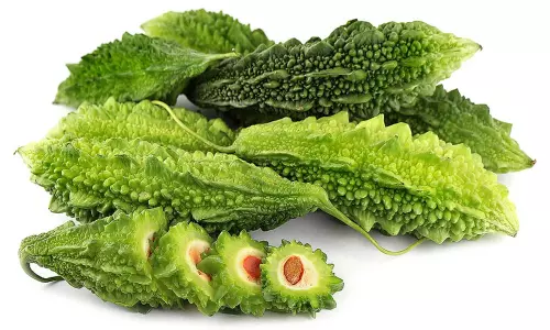Health Benefits with Bitter Gourd: చేదుగా ఉన్నా ఆరోగ్యానికి వరమే..