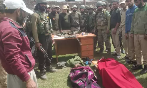 నదిలో ఇద్దరు హిజ్బుల్ ముజాహిదీన్ ఉగ్రవాదుల మృతదేహాలు..