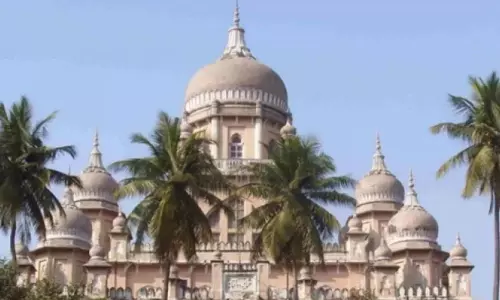 High Court hearing demolition of Osmania Hospital : ఎర్రమంజిల్ కు ఇచ్చిన తీర్పు ఉస్మానియా ఆసుపత్రికి వర్తిస్తుంది High Court hearing demolition of Osmania Hospital : ఎర్రమంజిల్ కు ఇచ్చిన తీర్పు ఉస్మానియా ఆసుపత్రికి వర్తిస్తుంది