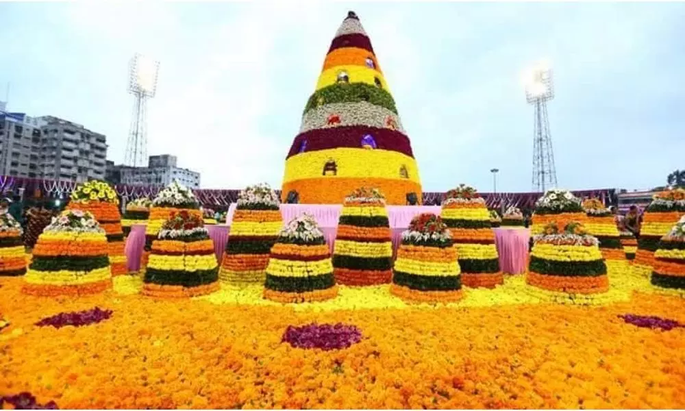 Telangana Bathukamma Celebrations : ఈ ఏడాది ఎంగిలిపూల బతుకమ్మ ఎప్పుడంటే..?