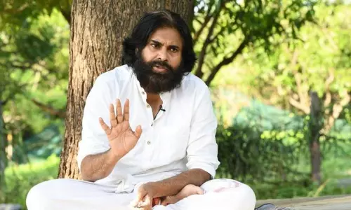 రైతు విజయరామ్ సూచనలతో సేంద్రియ వ్యవసాయం చేస్తున్న పవన్ కల్యాణ్ రైతు విజయరామ్ సూచనలతో సేంద్రియ వ్యవసాయం చేస్తున్న పవన్ కల్యాణ్