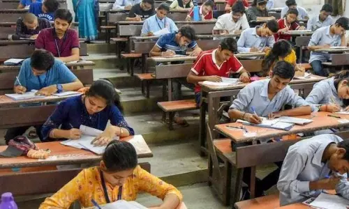 APSET 2020: ఈరోజు నుంచి రెండు రోజుల పాటు ఏపీలో సెట్ పరీక్షలు! APSET 2020: ఈరోజు నుంచి రెండు రోజుల పాటు ఏపీలో సెట్ పరీక్షలు!